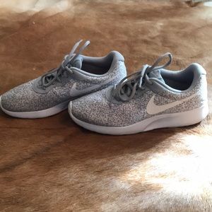 Nike Tanjun Sneakers